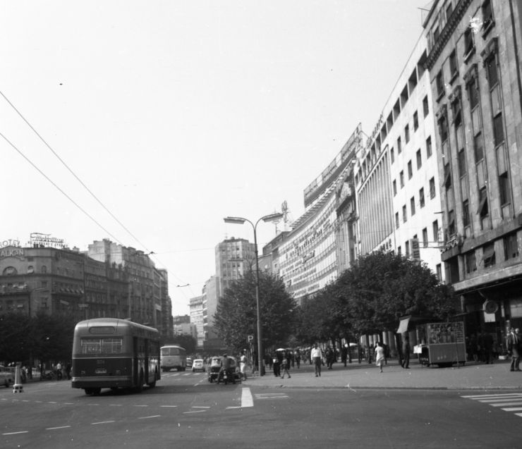 Garaže, ugalj i deterdžent na putu: beogradske ulice pre pola veka ipak (ni)su bile čistije